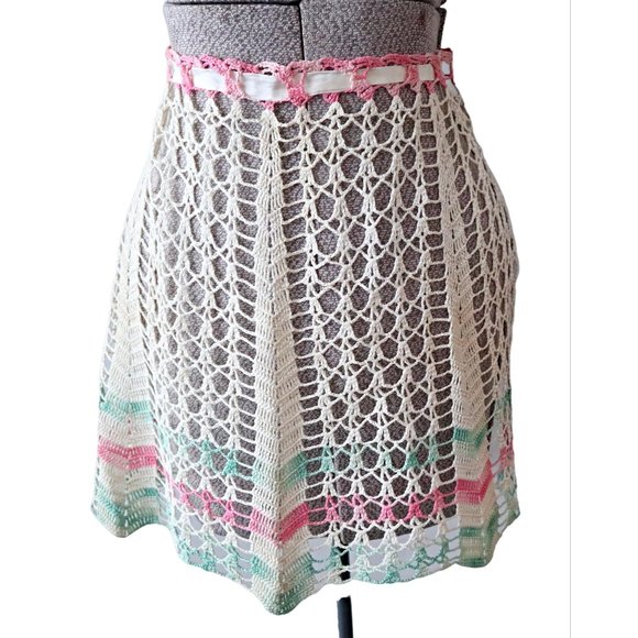 Vintage Crocheted Ecru Green  & Pink Crochet Apron Vintage - Picture 1 of 3